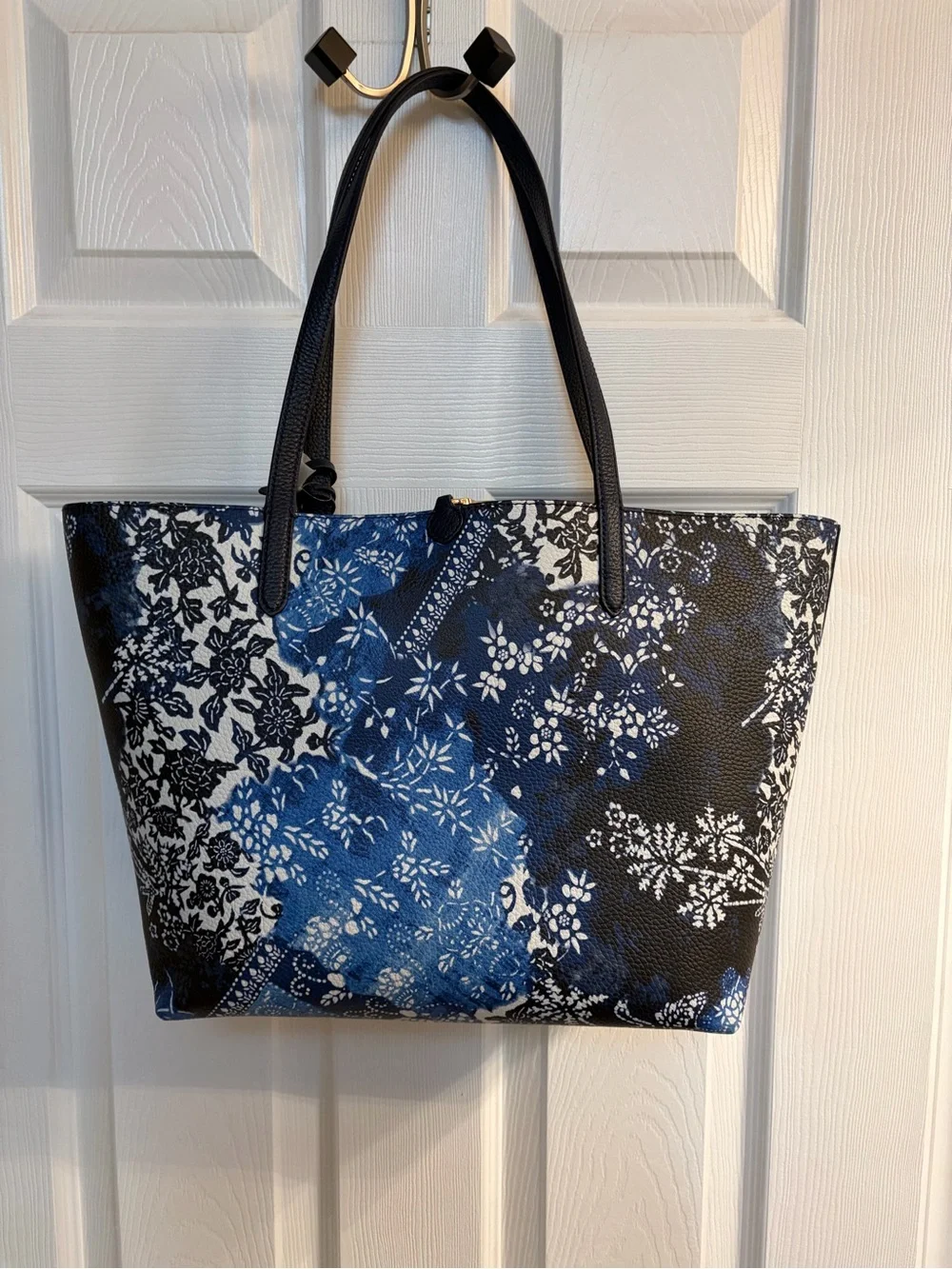 Lauren Ralph Lauren Navy and Blue Floral Tote with Navy Pouch- NWOT